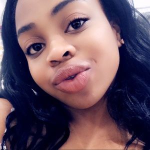 Meet your Posher, Amaya